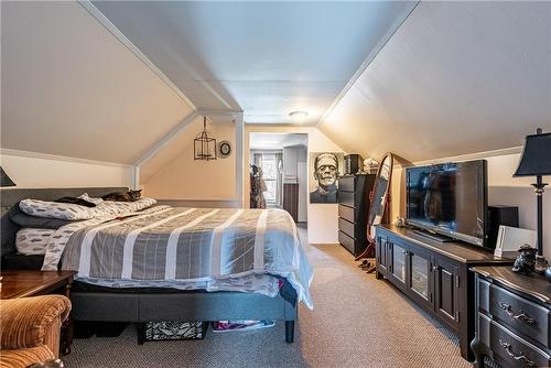 6291 Drummond Road, Niagara Falls, ON - Indoor Photo Showing Bedroom