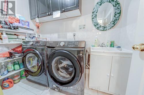 27 Crowsnest Cres, Brampton, ON - Indoor Photo Showing Laundry Room