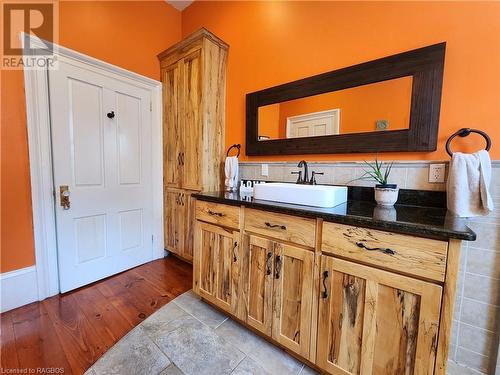 484 Carlisle Street, Saugeen Shores, ON - Indoor Photo Showing Bathroom