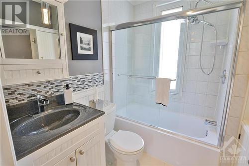 29 Arlington Avenue, Ottawa, ON - Indoor Photo Showing Bathroom