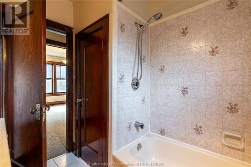 119/121 William Street North, Chatham, ON - Indoor Photo Showing Bathroom