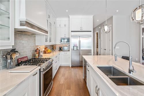 507 Mississauga Street, Niagara-On-The-Lake, ON - Indoor Photo Showing Kitchen With Double Sink With Upgraded Kitchen
