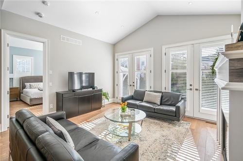 507 Mississauga Street, Niagara-On-The-Lake, ON - Indoor Photo Showing Living Room