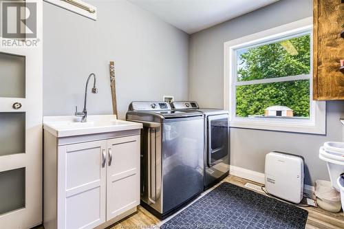 1809 County Rd 14, Wheatley, ON - Indoor Photo Showing Laundry Room