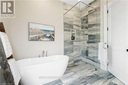 110 Millpond Rd, Niagara-On-The-Lake, ON - Indoor Photo Showing Bathroom