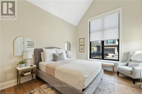 110 Millpond Rd, Niagara-On-The-Lake, ON - Indoor Photo Showing Bedroom