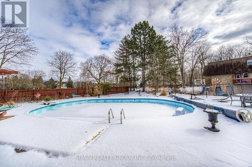 7 Squire Crt, Waterloo, ON - Outdoor With In Ground Pool With Backyard