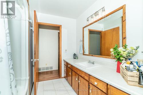 1152 Killarney Bay Rd, Kawartha Lakes, ON - Indoor Photo Showing Bathroom