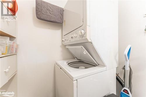 177 Beehive Drive, Cameron, ON - Indoor Photo Showing Laundry Room