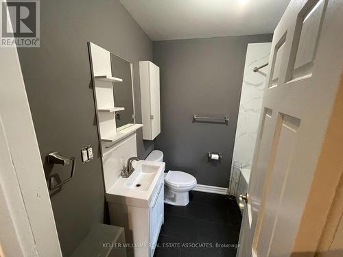 233 Lakeshore Road E, Mississauga, ON - Indoor Photo Showing Bathroom