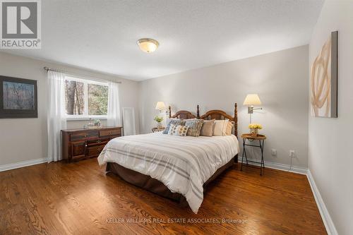 1244 Woodland Ave, Mississauga, ON - Indoor Photo Showing Bedroom