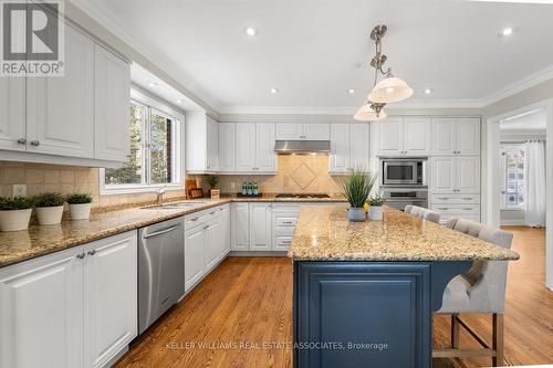 1244 Woodland Ave, Mississauga, ON - Indoor Photo Showing Kitchen With Upgraded Kitchen