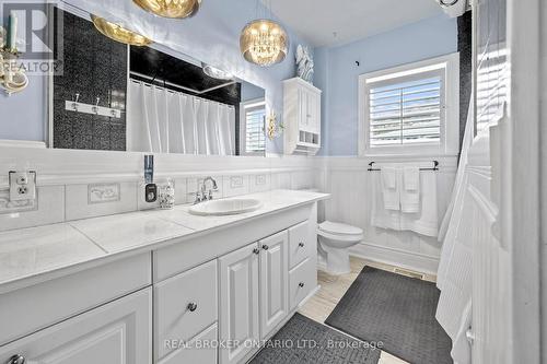 7994 Wellington 12 Rd, Wellington North, ON - Indoor Photo Showing Bathroom