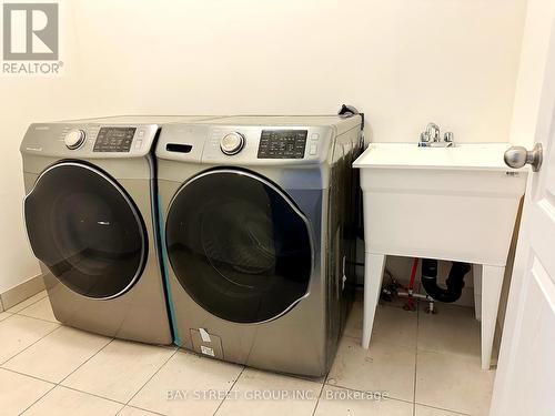 2522 Stallion Drive, Oshawa, ON - Indoor Photo Showing Laundry Room