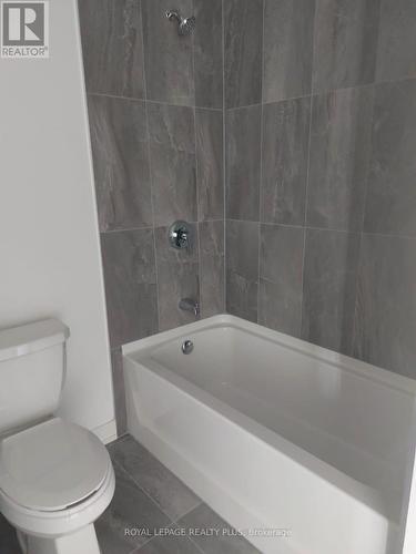 203 - 56 Lakeside Terrace, Barrie, ON - Indoor Photo Showing Bathroom