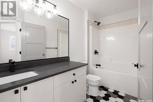 1632 Wiggins Avenue S, Saskatoon, SK - Indoor Photo Showing Bathroom