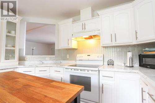 634 Lakeshore Dr, Sault Ste. Marie, ON - Indoor Photo Showing Kitchen