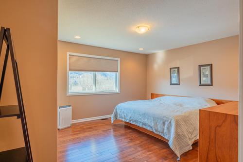 8150 Birchwood Drive, Trail, BC - Indoor Photo Showing Bedroom