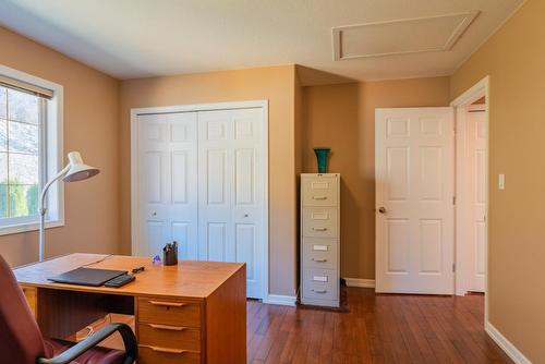 8150 Birchwood Drive, Trail, BC - Indoor Photo Showing Office
