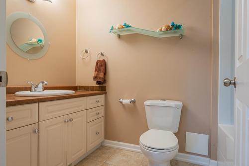 8150 Birchwood Drive, Trail, BC - Indoor Photo Showing Bathroom