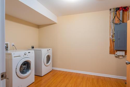 8150 Birchwood Drive, Trail, BC - Indoor Photo Showing Laundry Room