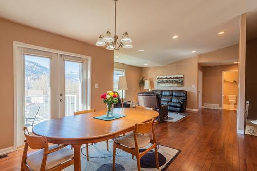 8150 Birchwood Drive, Trail, BC - Indoor Photo Showing Dining Room