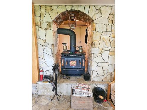 1392 Relkoff Road, Castlegar, BC - Indoor With Fireplace