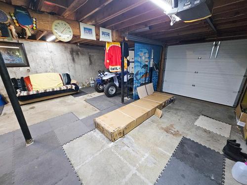 1392 Relkoff Road, Castlegar, BC - Indoor Photo Showing Garage