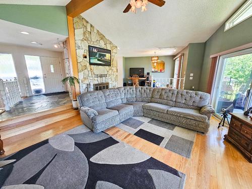 1392 Relkoff Road, Castlegar, BC - Indoor Photo Showing Living Room With Fireplace
