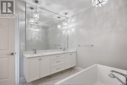 960 St. Jude Court, Windsor, ON - Indoor Photo Showing Bathroom