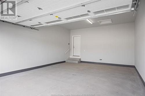 960 St. Jude Court, Windsor, ON - Indoor Photo Showing Garage