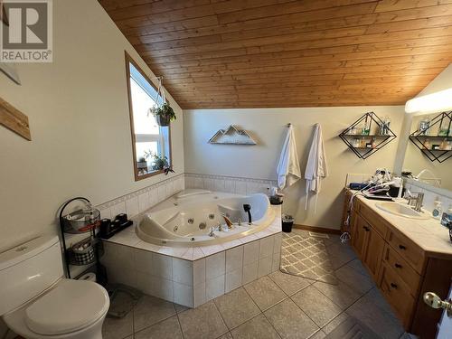 5408 51 Street, Fort Nelson, BC - Indoor Photo Showing Bathroom