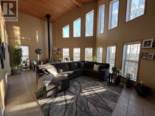 5408 51 Street, Fort Nelson, BC - Indoor Photo Showing Living Room