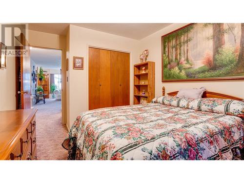 4216 16 Avenue, Vernon, BC - Indoor Photo Showing Bedroom