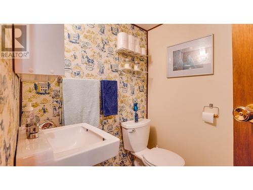 4216 16 Avenue, Vernon, BC - Indoor Photo Showing Bathroom