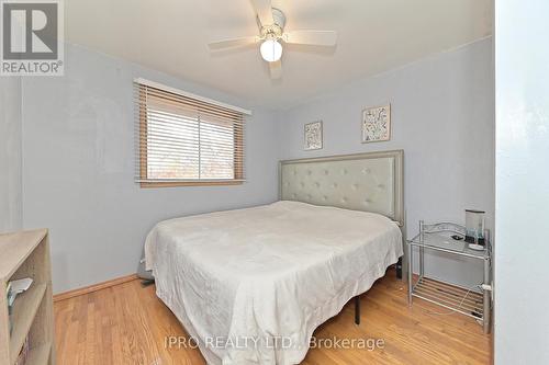 98 Riverdale Drive, Hamilton, ON - Indoor Photo Showing Bedroom