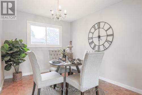 1 Elaine Drive, Kawartha Lakes, ON - Indoor Photo Showing Dining Room