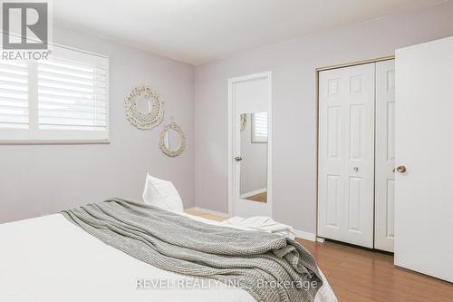1 Elaine Dr, Kawartha Lakes, ON - Indoor Photo Showing Bedroom