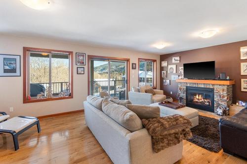 750 Redstone Drive, Rossland, BC - Indoor Photo Showing Living Room With Fireplace