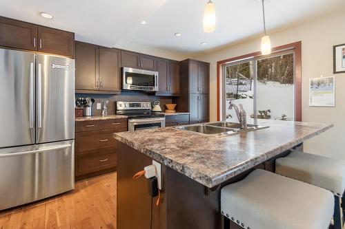750 Redstone Drive, Rossland, BC - Indoor Photo Showing Kitchen With Double Sink