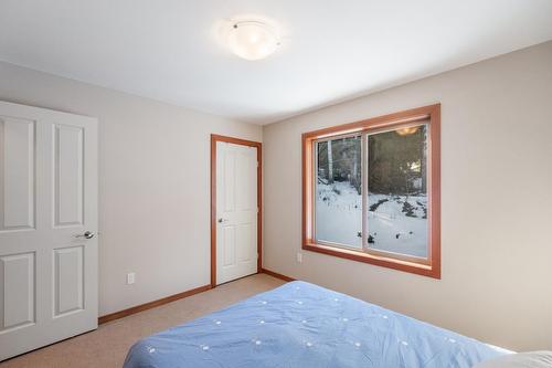 750 Redstone Drive, Rossland, BC - Indoor Photo Showing Bedroom