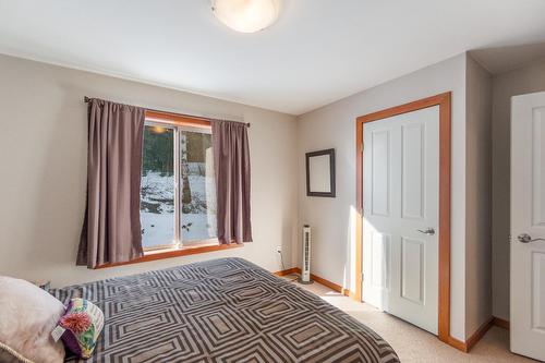 750 Redstone Drive, Rossland, BC - Indoor Photo Showing Bedroom