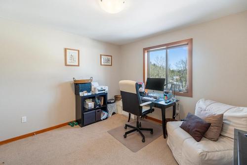 750 Redstone Drive, Rossland, BC - Indoor Photo Showing Office
