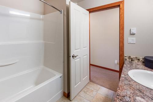 750 Redstone Drive, Rossland, BC - Indoor Photo Showing Bathroom