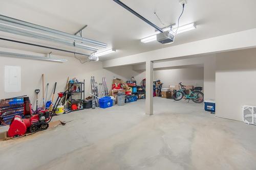 750 Redstone Drive, Rossland, BC - Indoor Photo Showing Garage