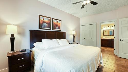 512C - 500 Bighorn Boulevard, Radium Hot Springs, BC - Indoor Photo Showing Bedroom