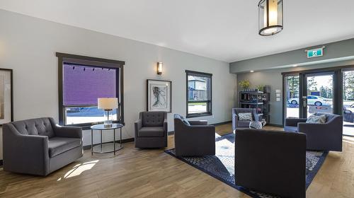 512C - 500 Bighorn Boulevard, Radium Hot Springs, BC - Indoor Photo Showing Living Room