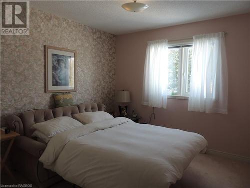 523635 Concession 12 Road, West Grey, ON - Indoor Photo Showing Bedroom