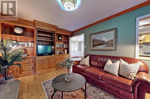117 Humber Valley Crescent, King, ON - Indoor Photo Showing Living Room