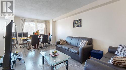 4 - 375 Pioneer Drive, Kitchener, ON - Indoor Photo Showing Living Room